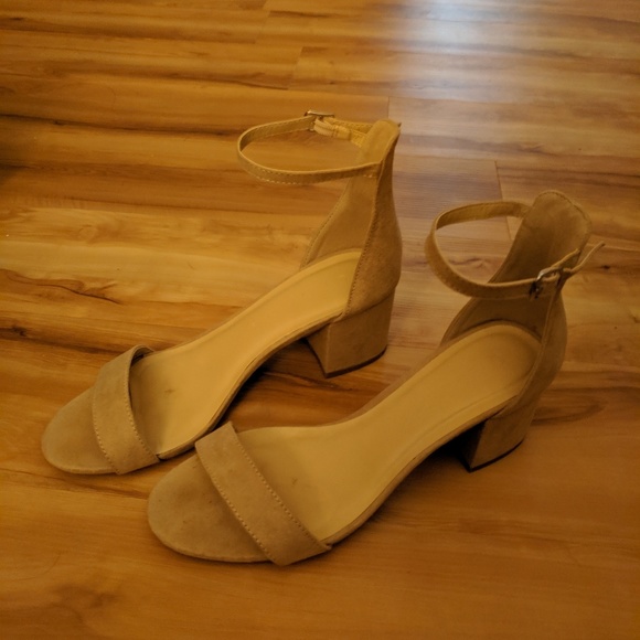 Tan strappy heels - Picture 3 of 6
